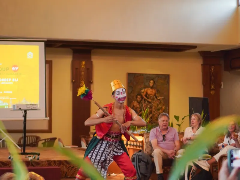 Loman Park Hotel Yogyakarta Hadirkan Sambutan Khas Budaya: Tarian Tradisional Memukau untuk Tamu Istimewa