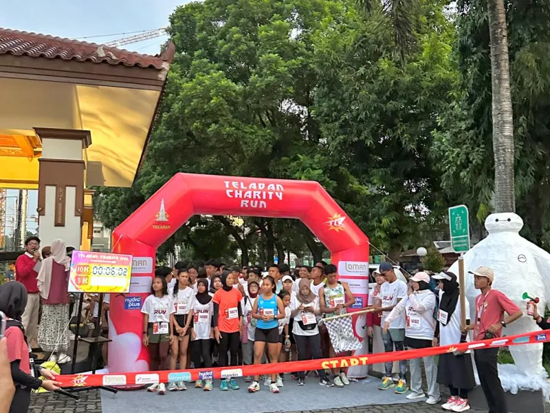 LOMAN PARK HOTEL YOGYAKARTA DAN SMA NEGERI 1 YOGYAKARTA GELORAKAN SEMANGAT SEHAT DAN BERBAGI MELALUI TELADAN CHARITY RUN